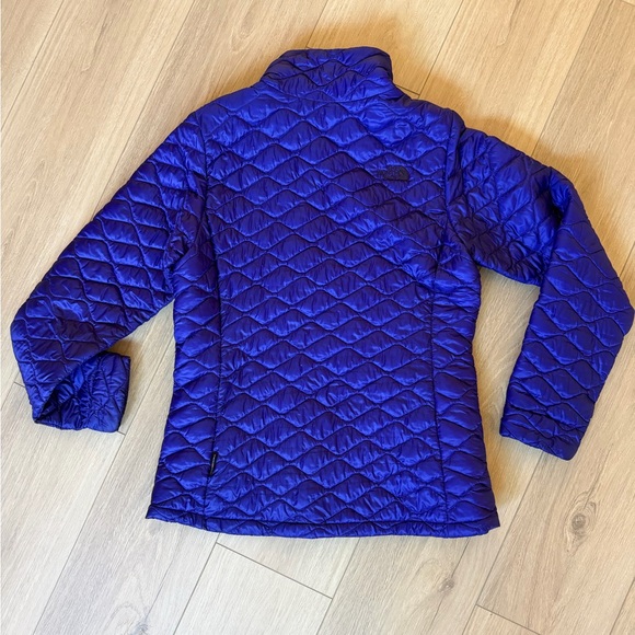 The North Face vibrant purple/blue thermal ball jacket - Picture 3 of 5